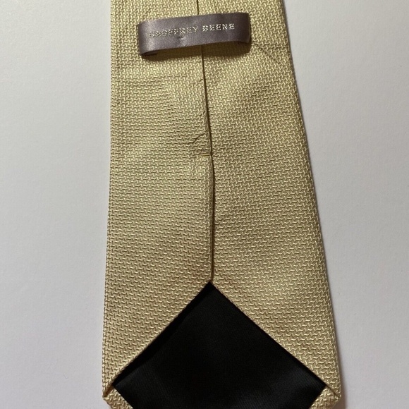 Geoffrey Beene Men Tie 100% Silk Handmade In China Dry Clean Only - Picture 2 of 12